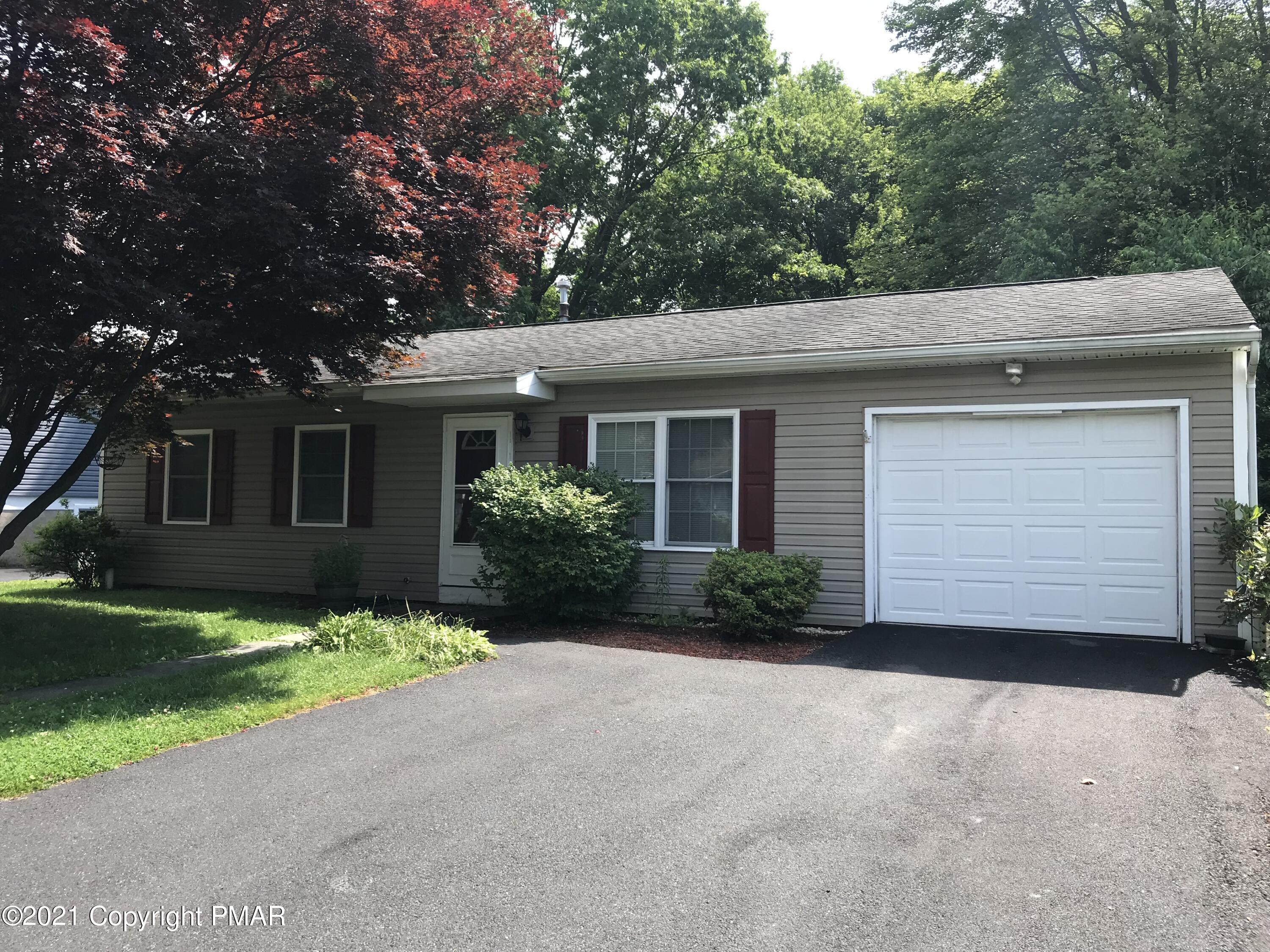 116 Hemlock Road Stroudsburg, PA 18360 - Photo 1 of 16 FRONT