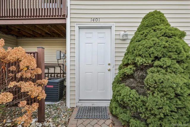 $295,000 | 1401 Whispering Hills Drive, Chester, NY 10918