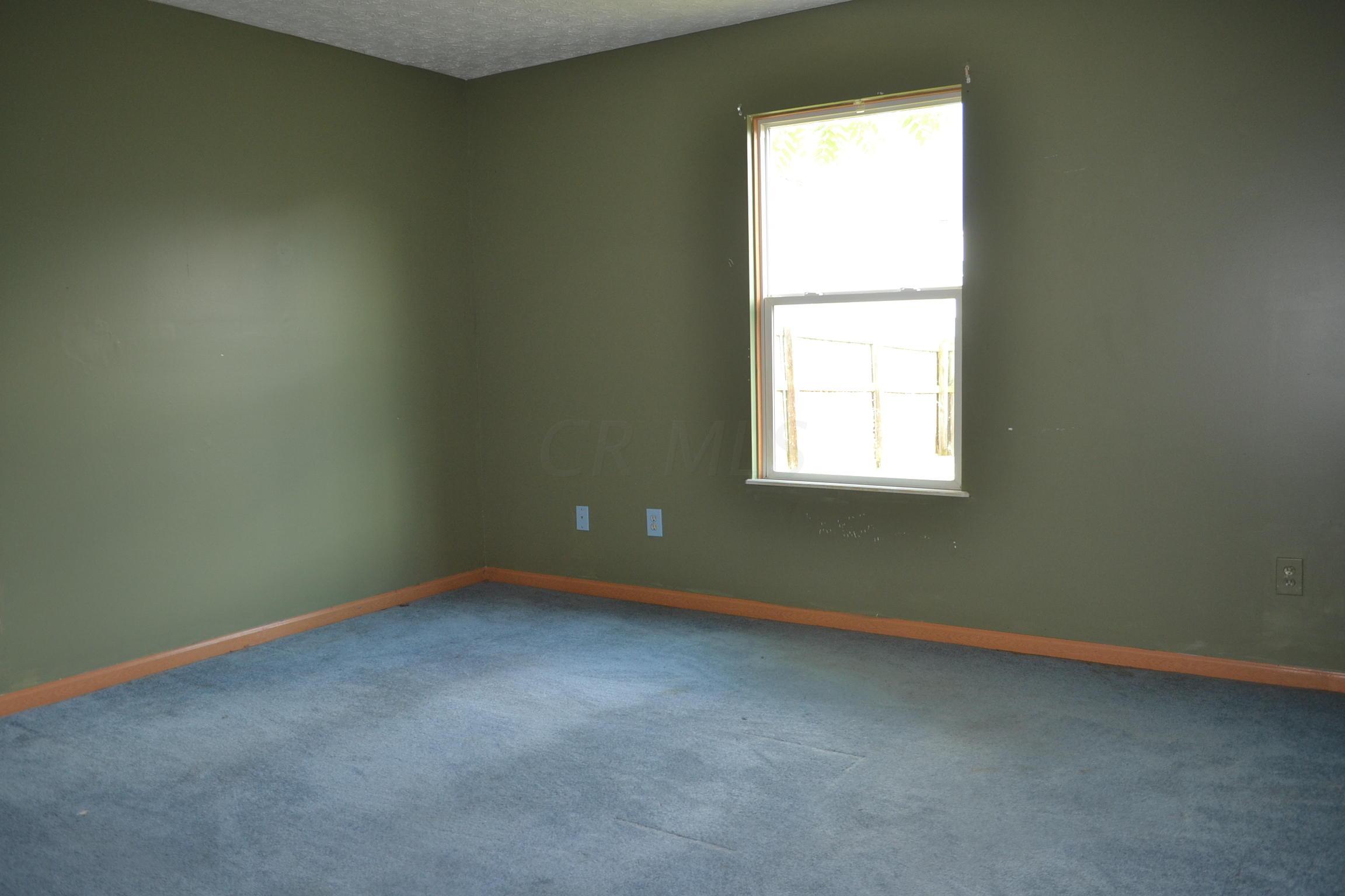 3231 Meridian Road Columbus, OH 43232 - Photo 7 of 12 Gallery Image 7
