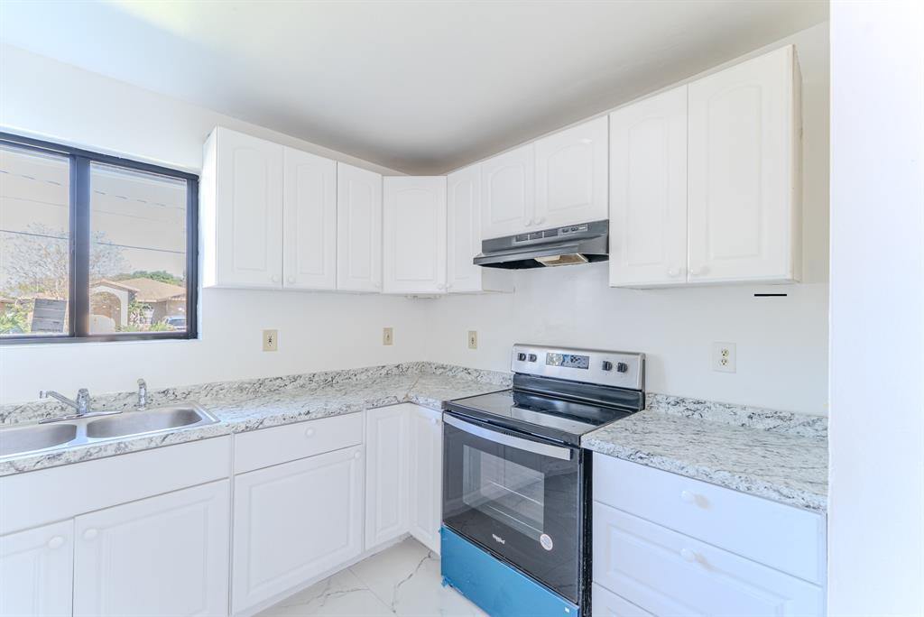 5738 Fletcher Street Hollywood, FL 33023 - Photo 11 of 27