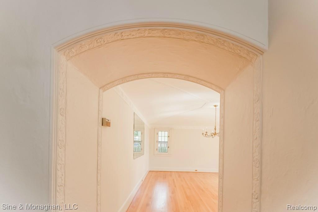 1035 Bishop Road Grosse Pointe, MI 48230 - Photo 12 of 62 012-Dining_Room-1944634-medium.jpg