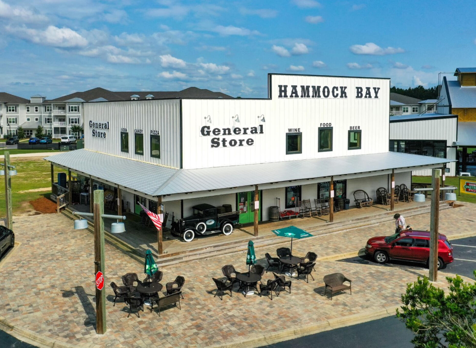 629 Earl Godwin Road Freeport, FL 32439 - Photo 35 of 36 a view of a chairs and table in the patio