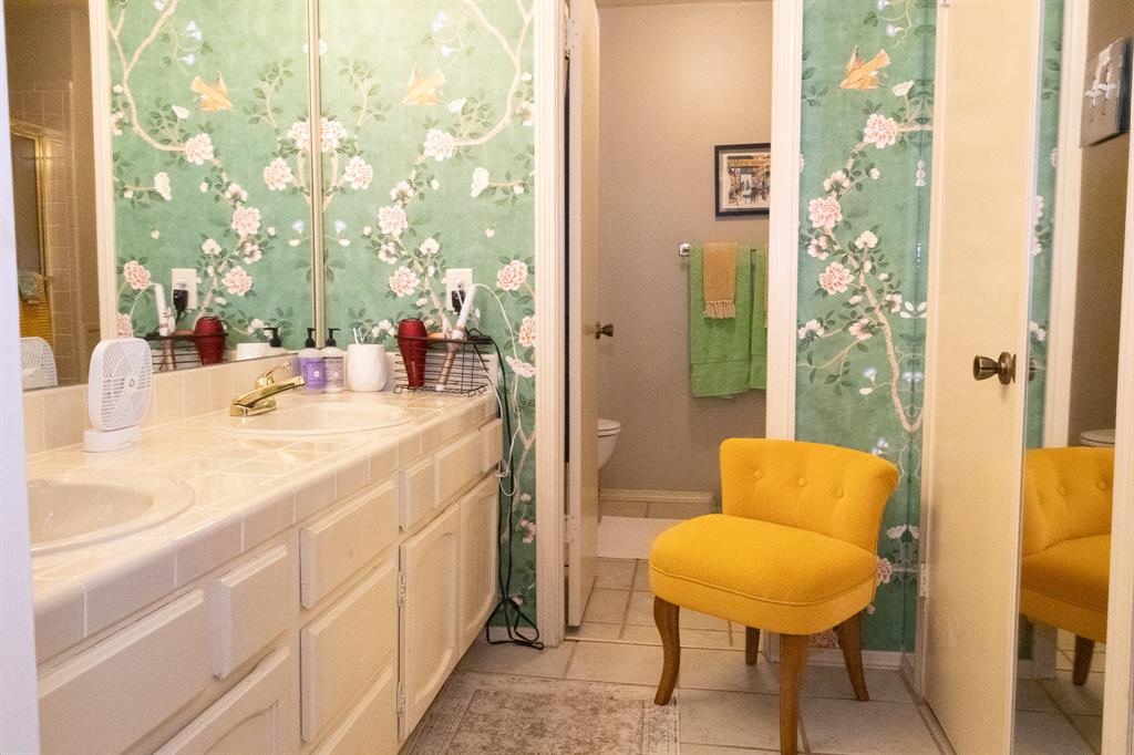 54 Rue Mason Street Abilene, TX 79605 - Photo 26 of 40 Primary Bath