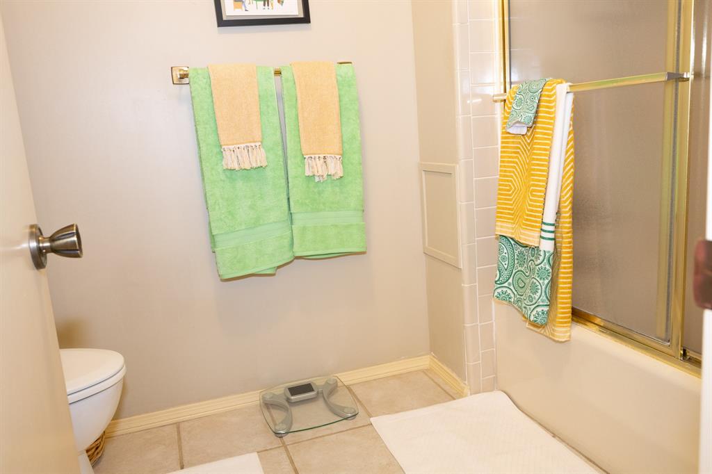 54 Rue Mason Street Abilene, TX 79605 - Photo 27 of 40 Primary Bath