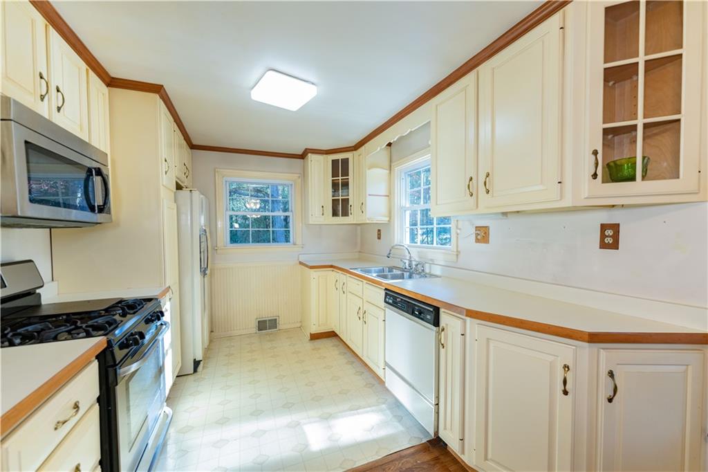 145 Seger Road Derry, PA 15627 - Photo 3 of 25 Gallery Image 3