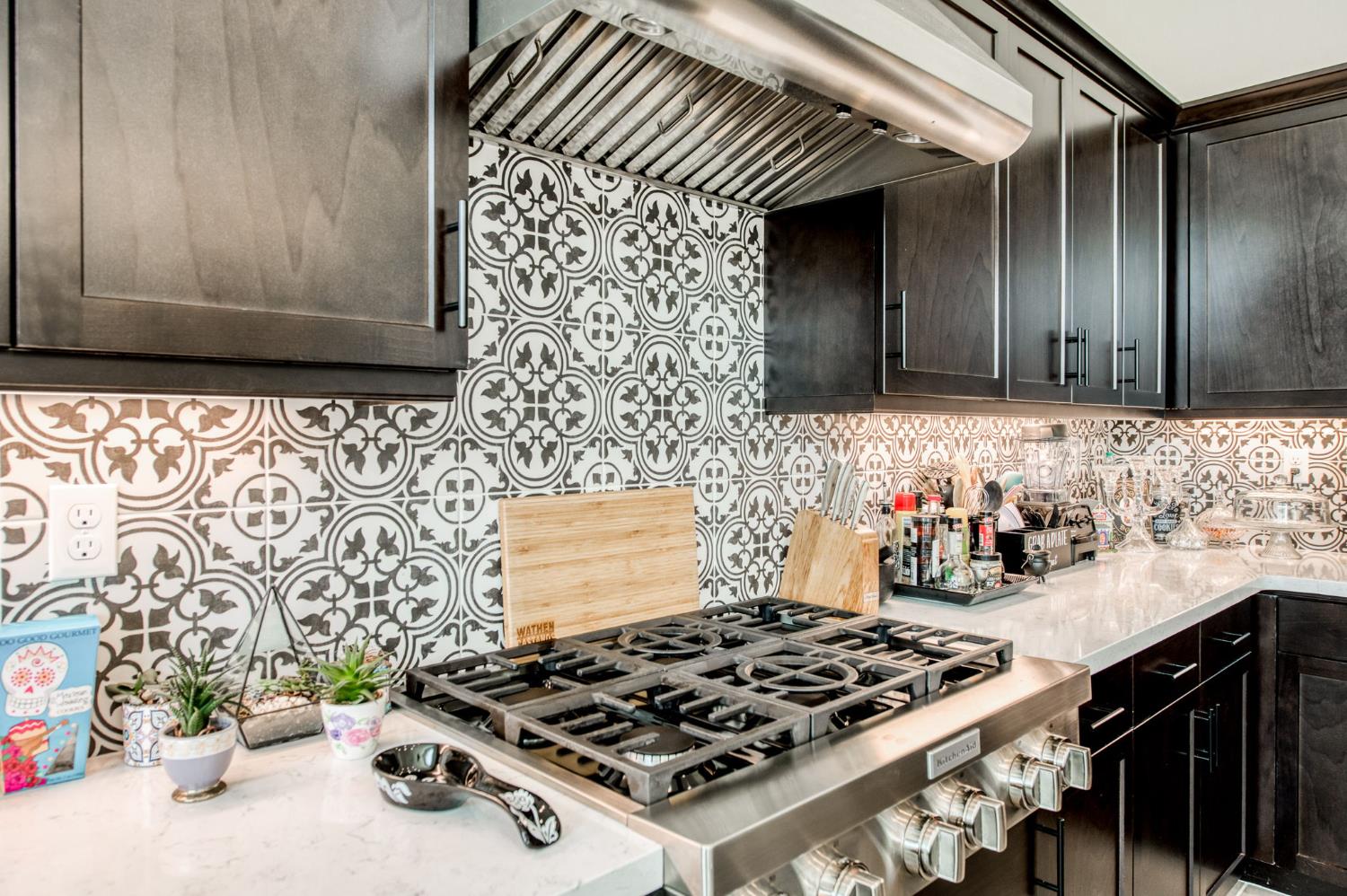 1020 Highland Road Madera, CA 93636 - Photo 13 of 42 a kitchen with a stove and a cabinets