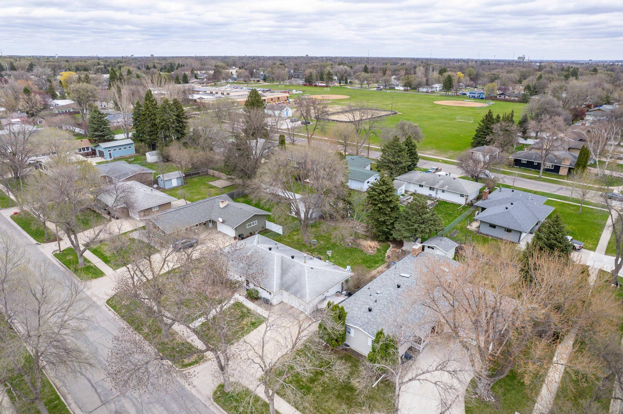 2320 10th Street South Fargo, ND 58103 - Photo 33 of 34