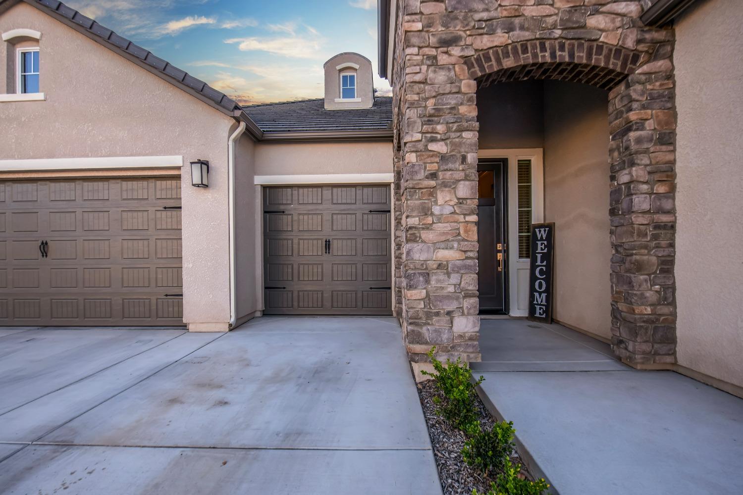 2120 North Perry Avenue Clovis, CA 93619 - Photo 36 of 37 a view of front door of house