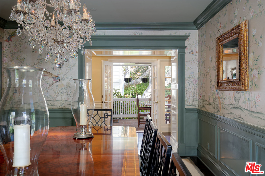 2280 Mandeville Canyon Road Los Angeles, CA 90049 - Photo 16 of 33