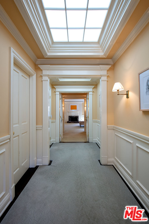 2280 Mandeville Canyon Road Los Angeles, CA 90049 - Photo 19 of 33