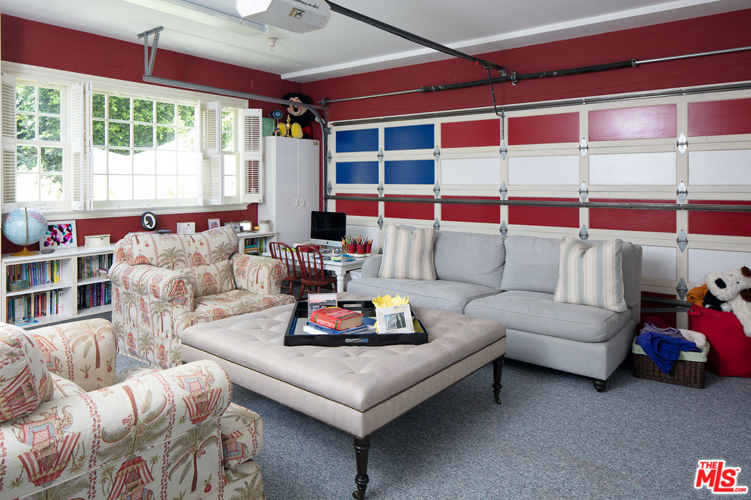 2280 Mandeville Canyon Road Los Angeles, CA 90049 - Photo 27 of 33