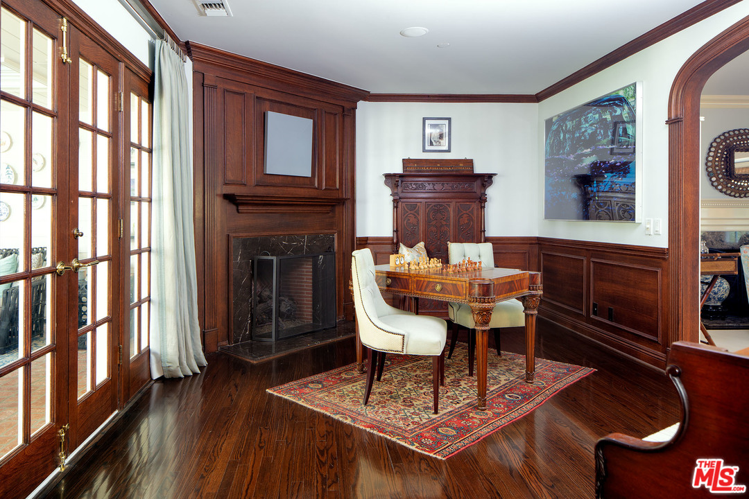 2280 Mandeville Canyon Road Los Angeles, CA 90049 - Photo 28 of 33