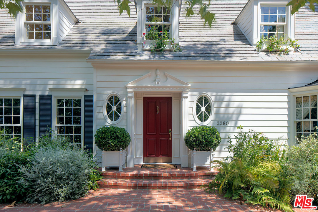 2280 Mandeville Canyon Road Los Angeles, CA 90049 - Photo 32 of 33