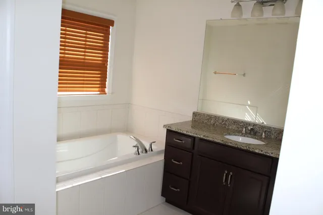 $3,295 | 24846 Durham Field Terrace, Chantilly, VA 20152