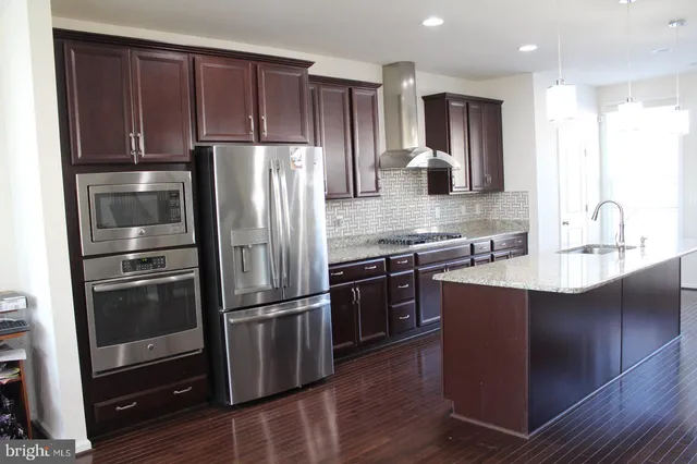 $3,295 | 24846 Durham Field Terrace, Chantilly, VA 20152