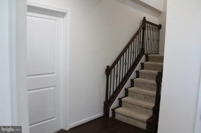 $3,295 | 24846 Durham Field Terrace, Chantilly, VA 20152