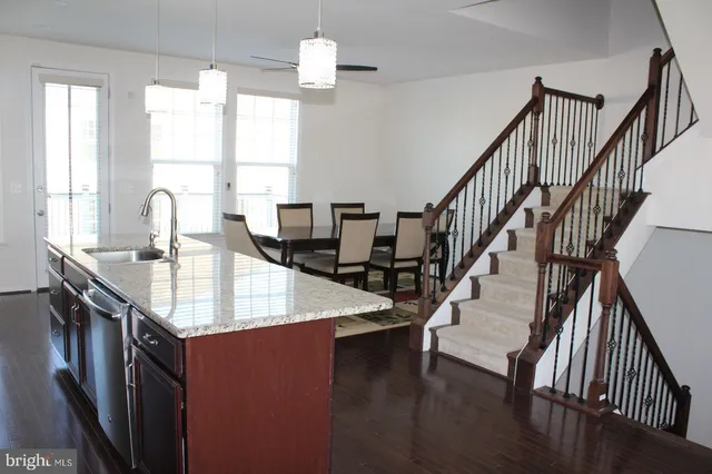 $3,295 | 24846 Durham Field Terrace, Chantilly, VA 20152