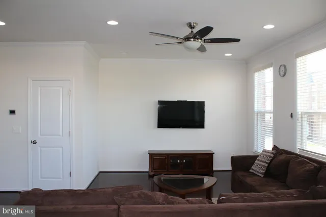 $3,295 | 24846 Durham Field Terrace, Chantilly, VA 20152