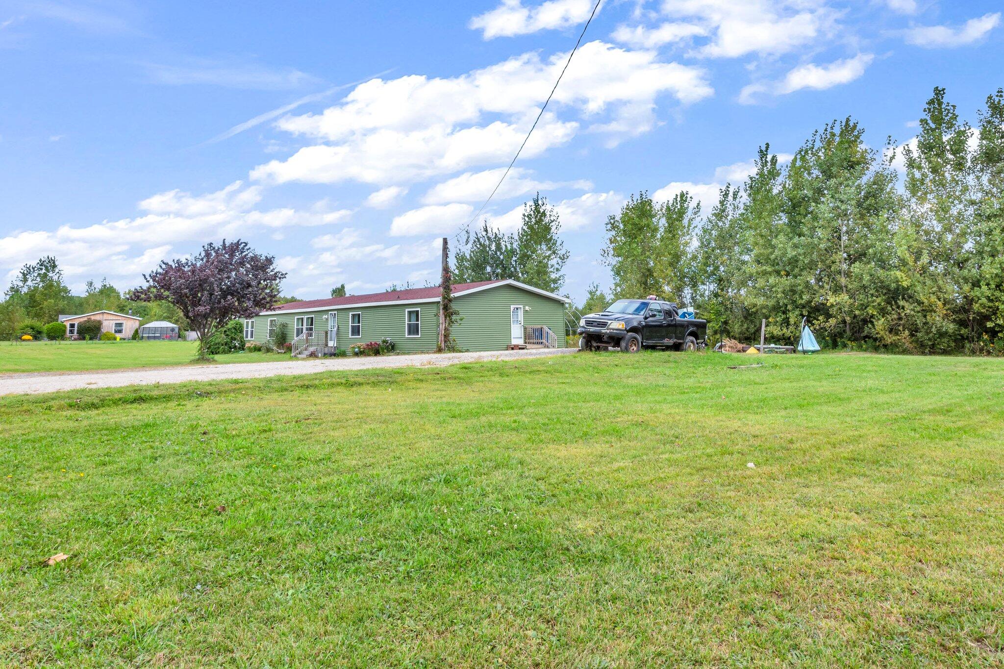20880 Trufant Road Pierson, MI 49339 - Photo 28 of 33 2-web-or-mls-20880 Trufant Rd Pierson 32
