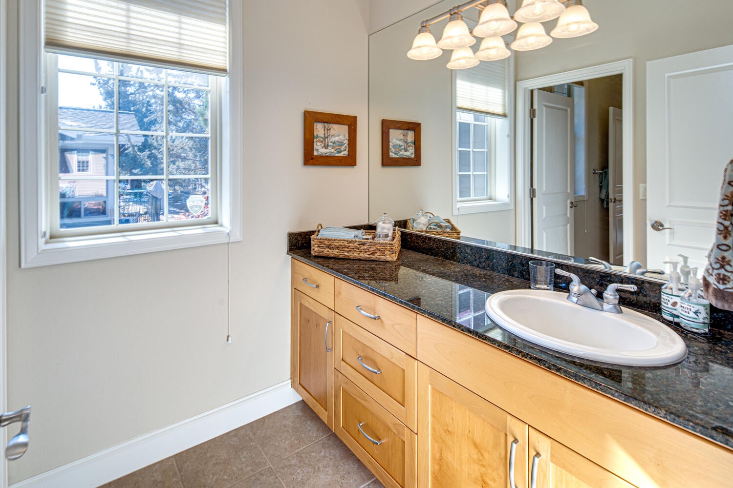 1827 Turnstone Road Redmond, OR 97756 - Photo 26 of 42 1827-228