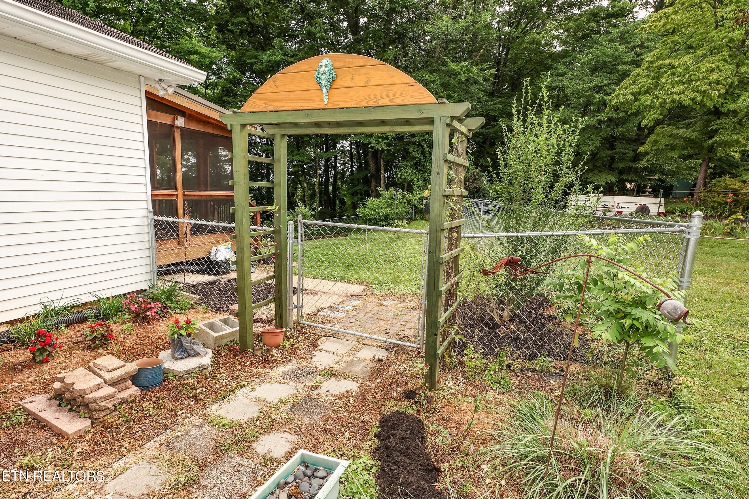 117 Tabor Road Oak Ridge, TN 37830 - Photo 45 of 50 117 garden 2