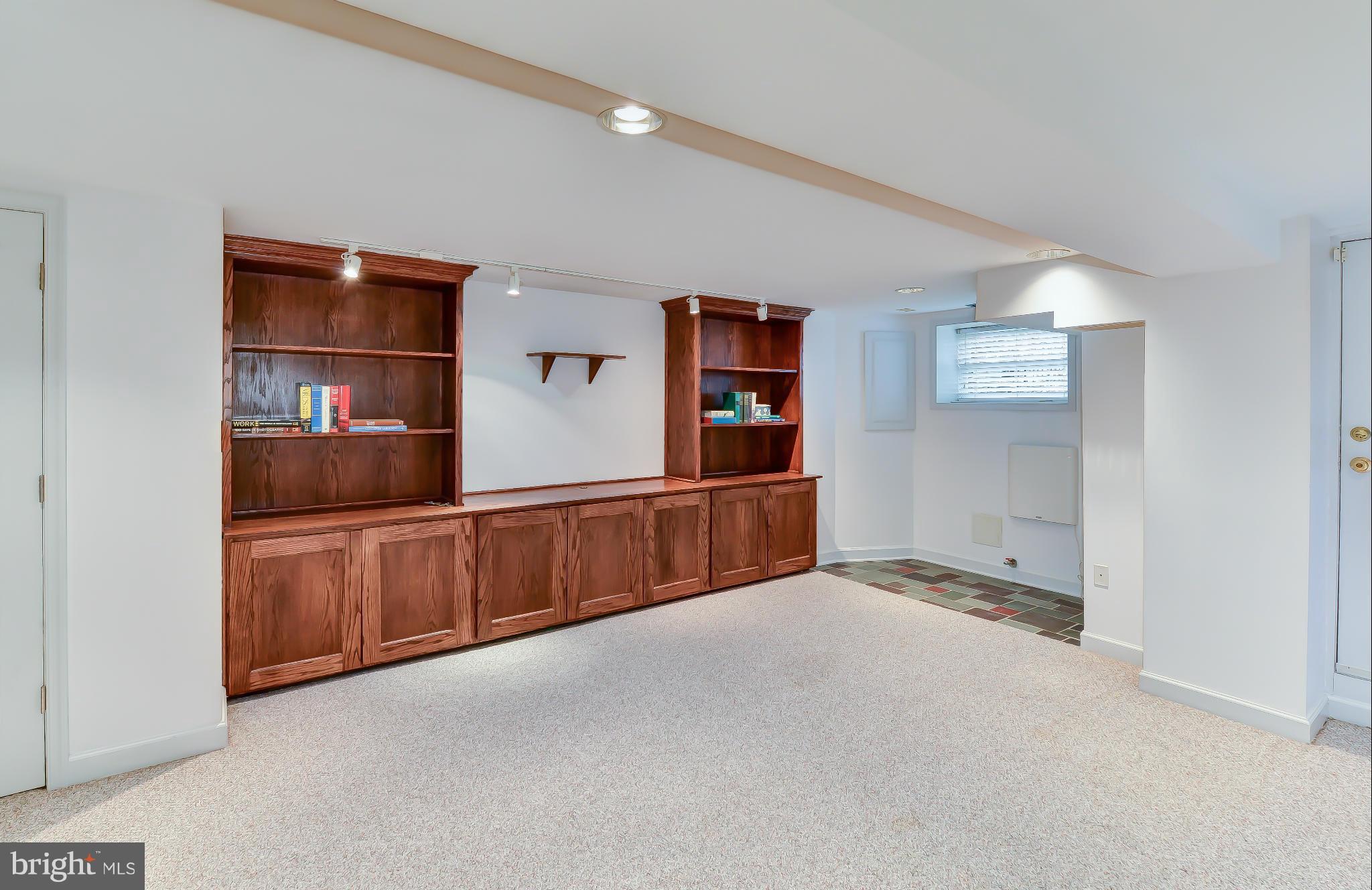 629 8th Street Northeast Washington, DC 20002 - Photo 22 of 30 Family Room lower level w/built in bookcases