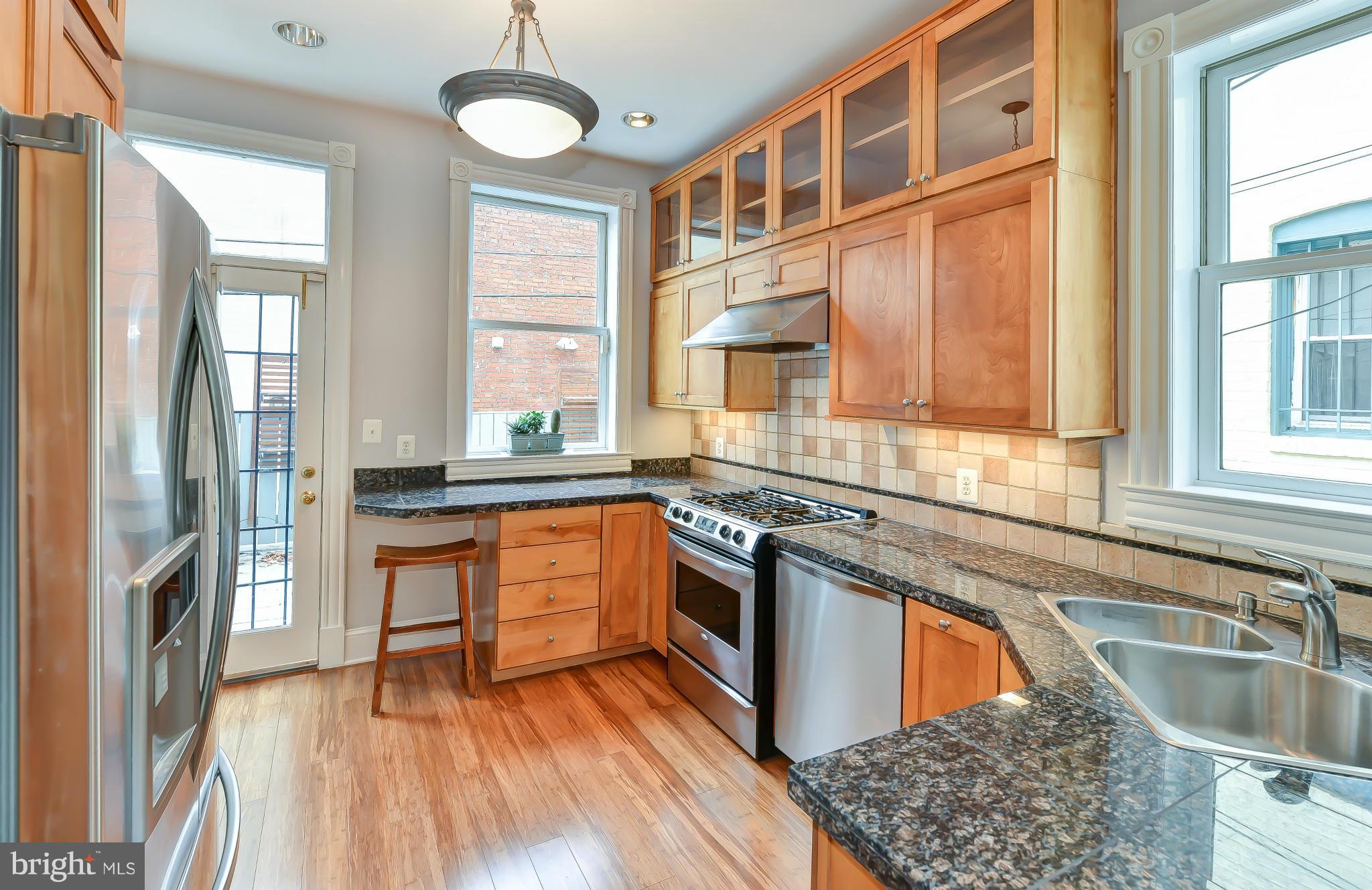 629 8th Street Northeast Washington, DC 20002 - Photo 7 of 30 Kitchen