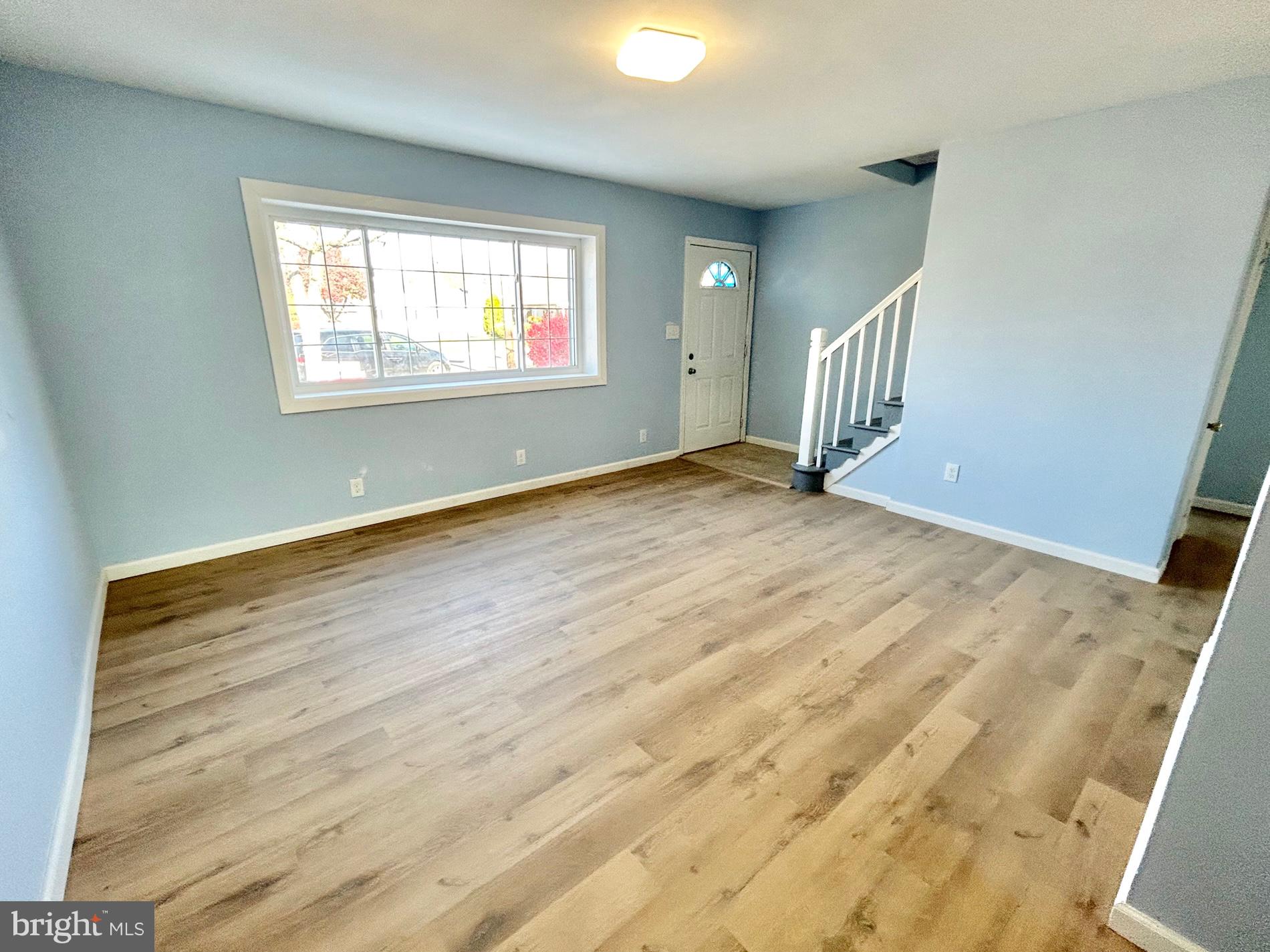 504 Woolman Road Burlington, NJ 08016 - Photo 17 of 62 Living Room