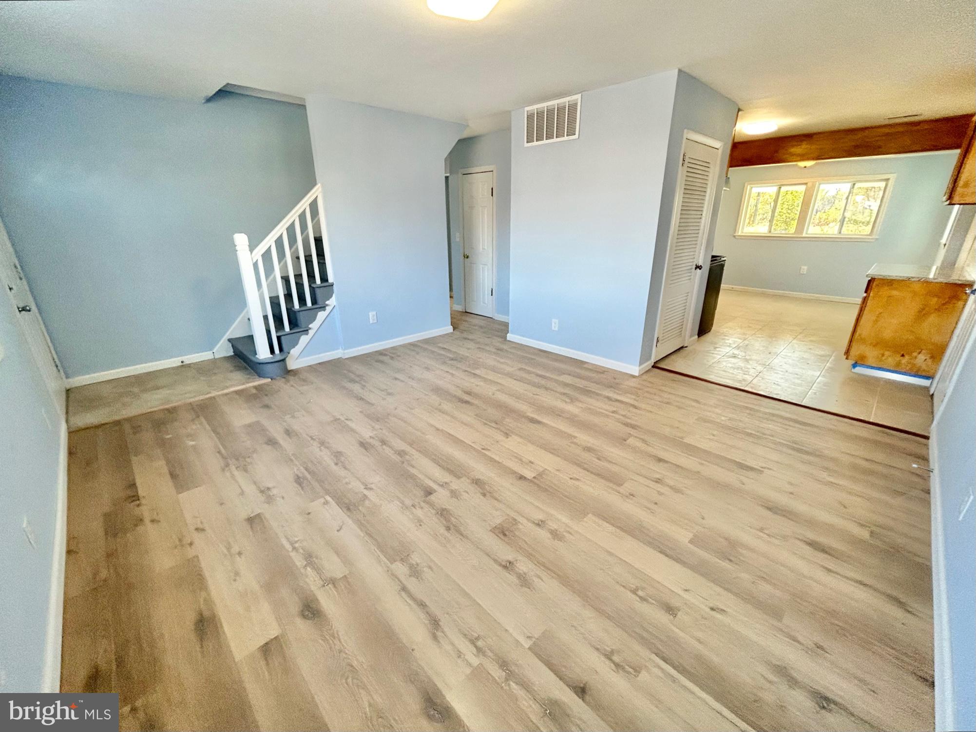 504 Woolman Road Burlington, NJ 08016 - Photo 18 of 62 Living Room