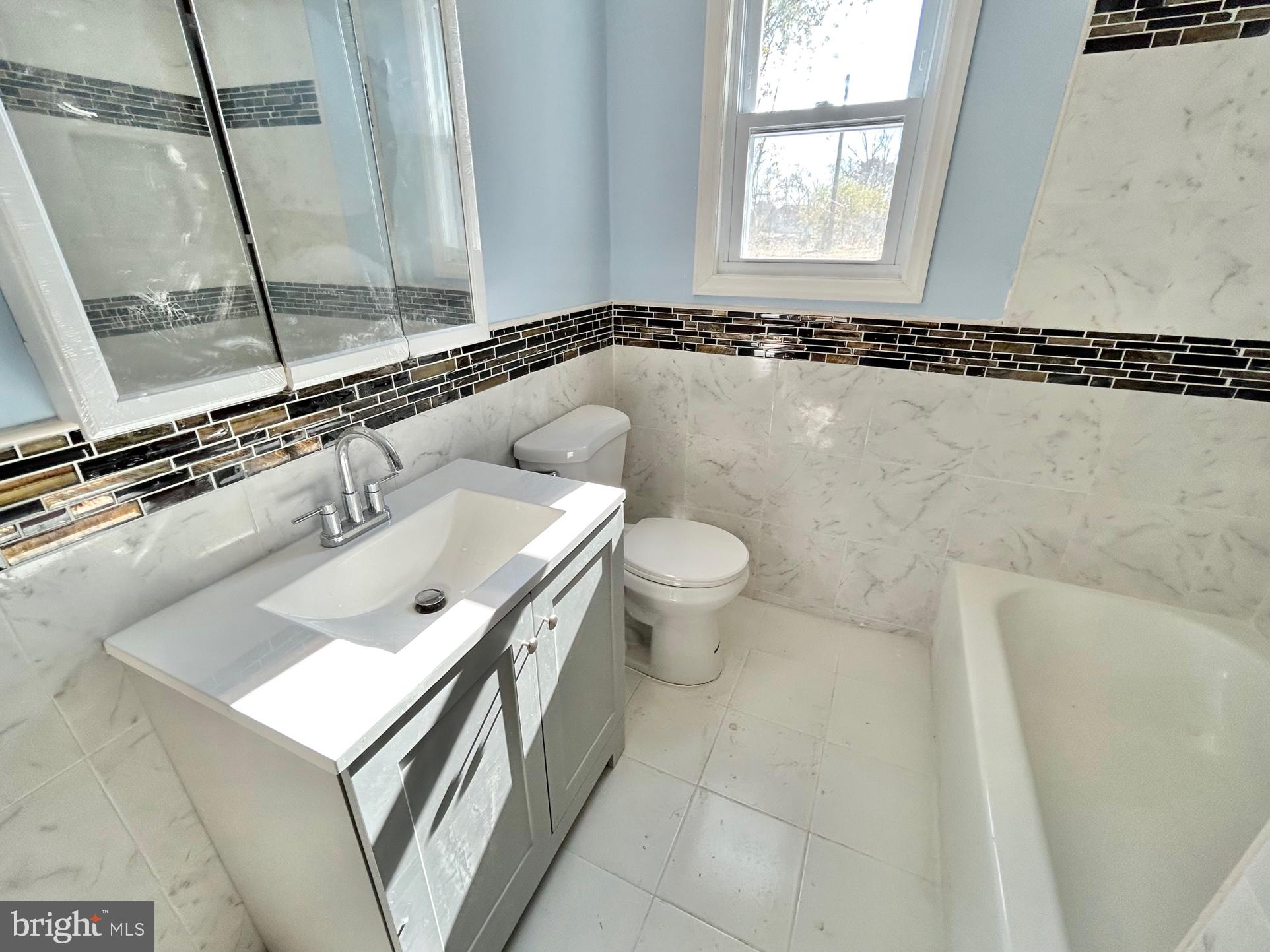 504 Woolman Road Burlington, NJ 08016 - Photo 27 of 62 Main Floor Bathroom