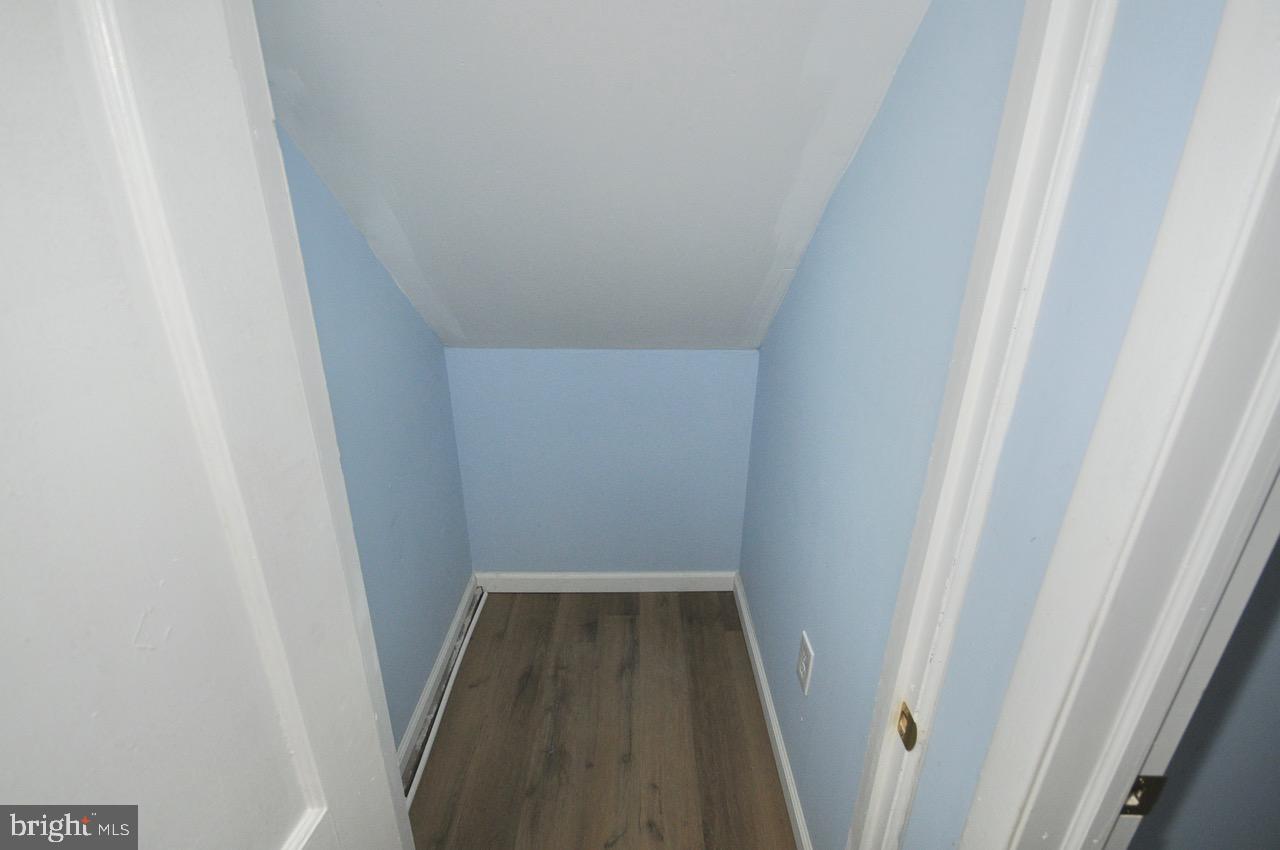 504 Woolman Road Burlington, NJ 08016 - Photo 38 of 62 Stairway