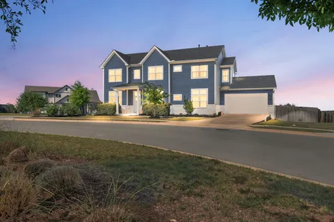 a house view with a outdoor space