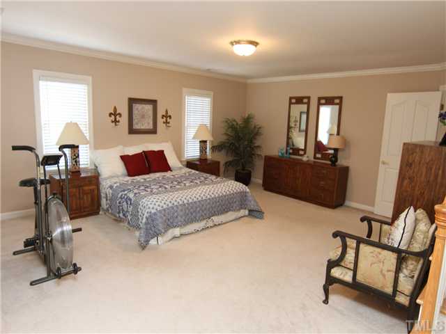 513 Wild Rose Court Raleigh, NC 27615 - Photo 13 of 25 Gallery Image 13
