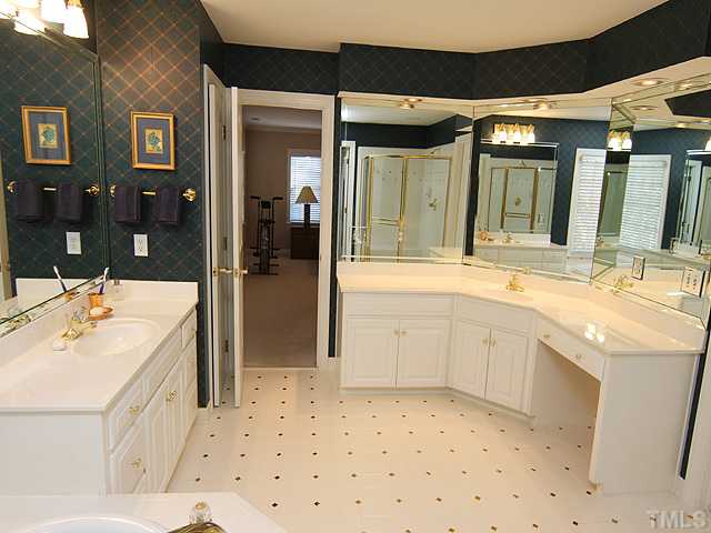 513 Wild Rose Court Raleigh, NC 27615 - Photo 15 of 25 Gallery Image 15