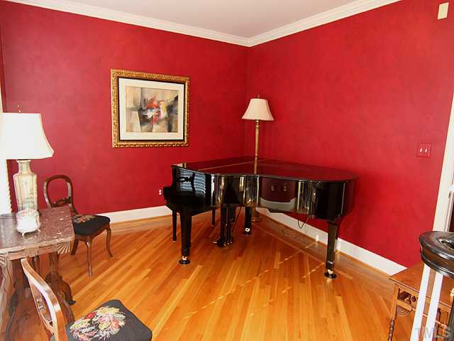513 Wild Rose Court Raleigh, NC 27615 - Photo 4 of 25 Gallery Image 4
