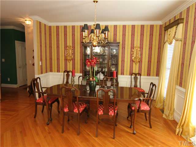 513 Wild Rose Court Raleigh, NC 27615 - Photo 5 of 25 Gallery Image 5