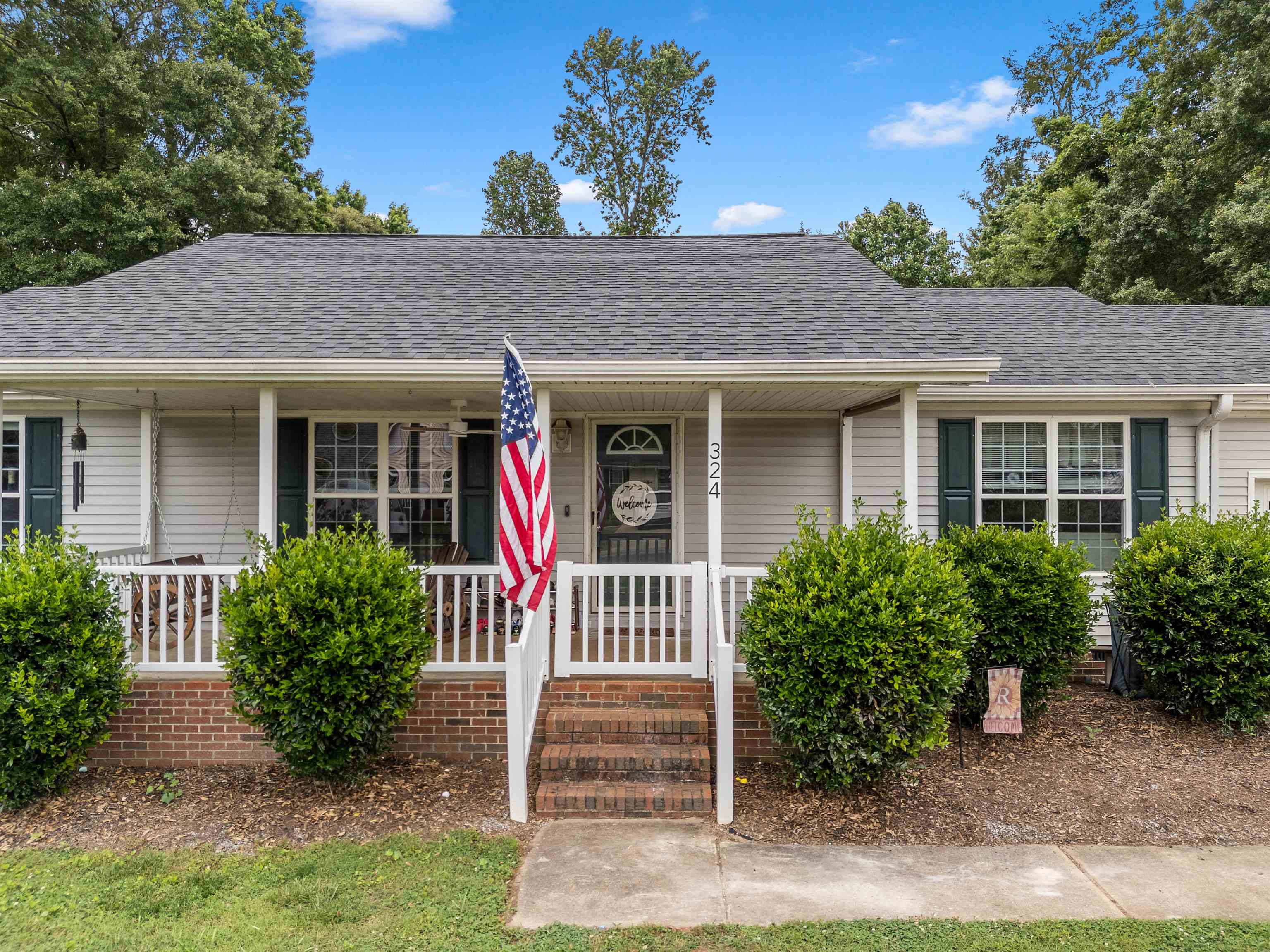 324 Corey Drive Inman, SC 29349 - Photo 2 of 33