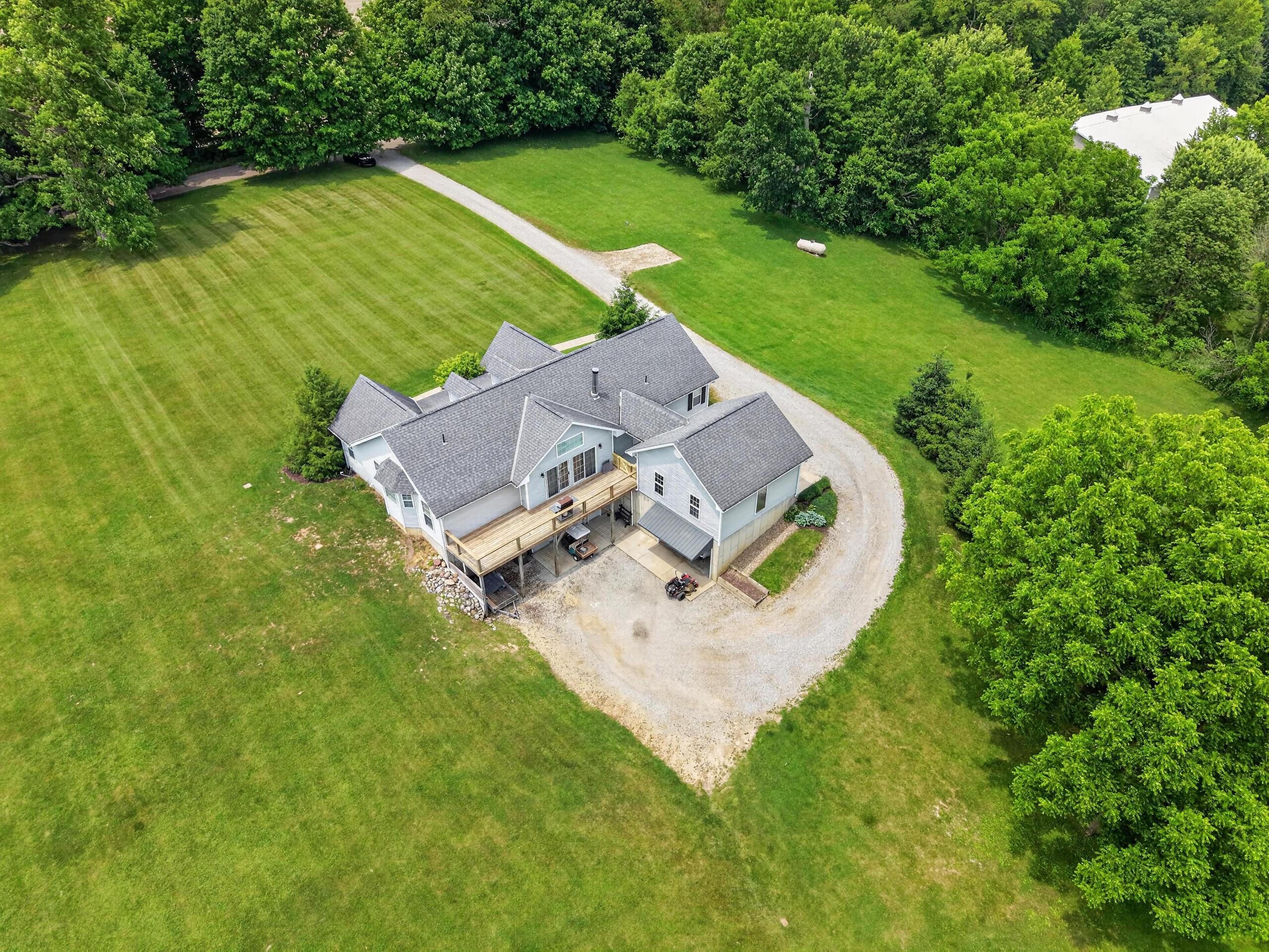 16880 Pinkley Road Fredericktown, OH 43019 - Photo 4 of 36