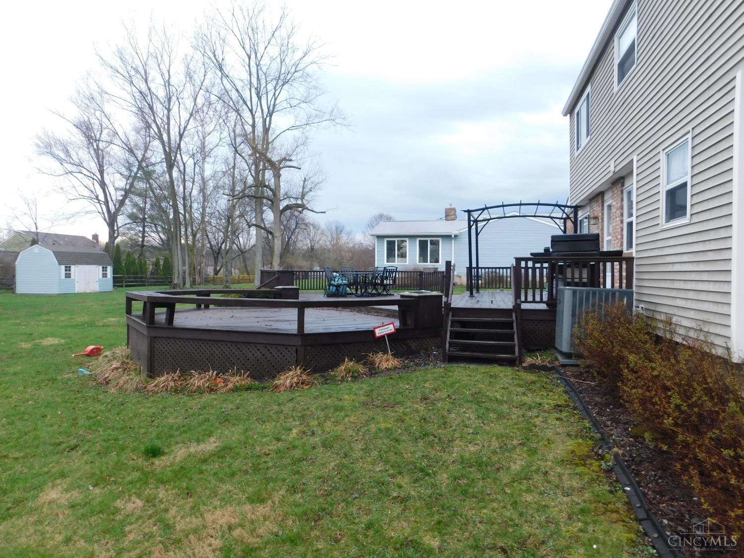 10653 Mill Road Cincinnati, OH 45240 - Photo 2 of 28