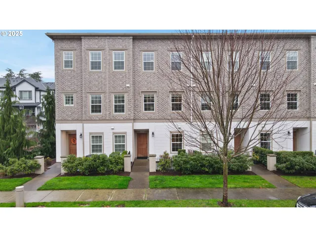 $389,900 | 28668 Southwest Paris Avenue, Wilsonville, OR 97070