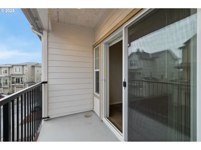 $389,900 | 28668 Southwest Paris Avenue, Wilsonville, OR 97070