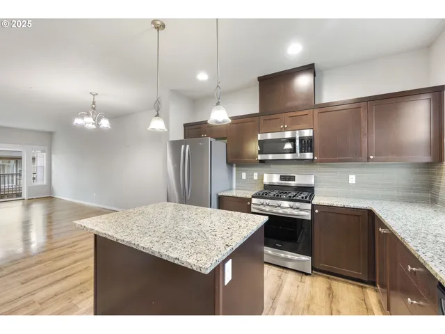 $389,900 | 28668 Southwest Paris Avenue, Wilsonville, OR 97070