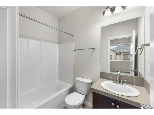 $389,900 | 28668 Southwest Paris Avenue, Wilsonville, OR 97070