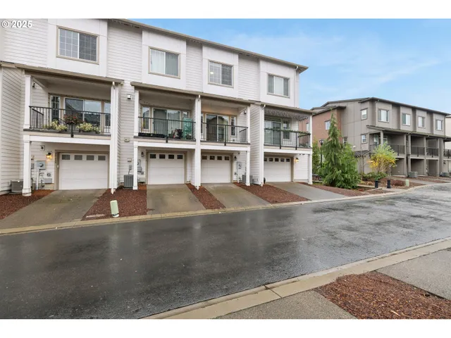 $389,900 | 28668 Southwest Paris Avenue, Wilsonville, OR 97070