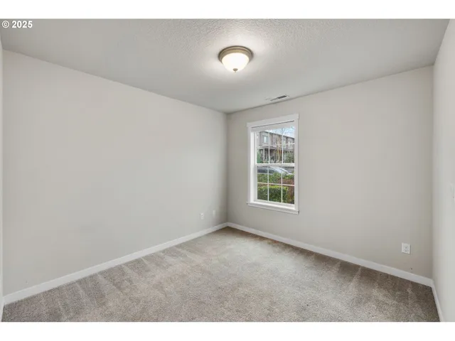 $389,900 | 28668 Southwest Paris Avenue, Wilsonville, OR 97070