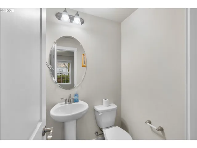 $389,900 | 28668 Southwest Paris Avenue, Wilsonville, OR 97070