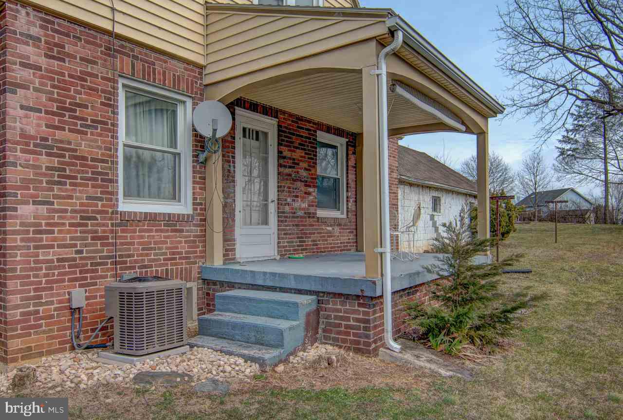541 Pleasant Acres Road York, PA 17402 - Photo 2 of 15 Gallery Image 2