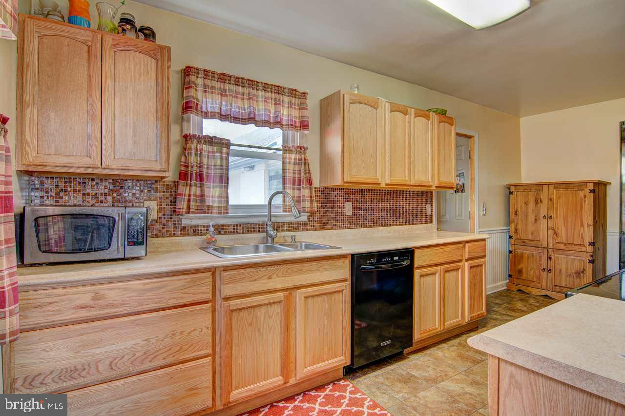 541 Pleasant Acres Road York, PA 17402 - Photo 4 of 15 Gallery Image 4