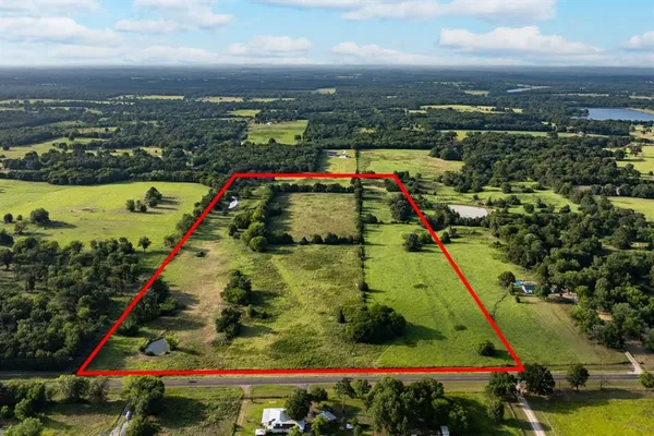 $825,500 | 110 Van Tx 75790, Van, TX 75790