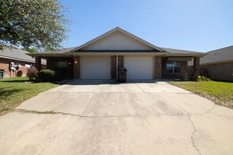 $299,999 | 515 Olaf Drive, Unit A & B, Temple, TX 76504